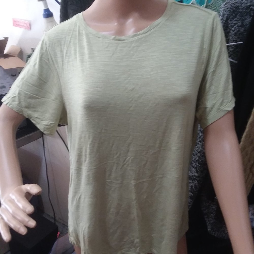 Old Navy t-shirt